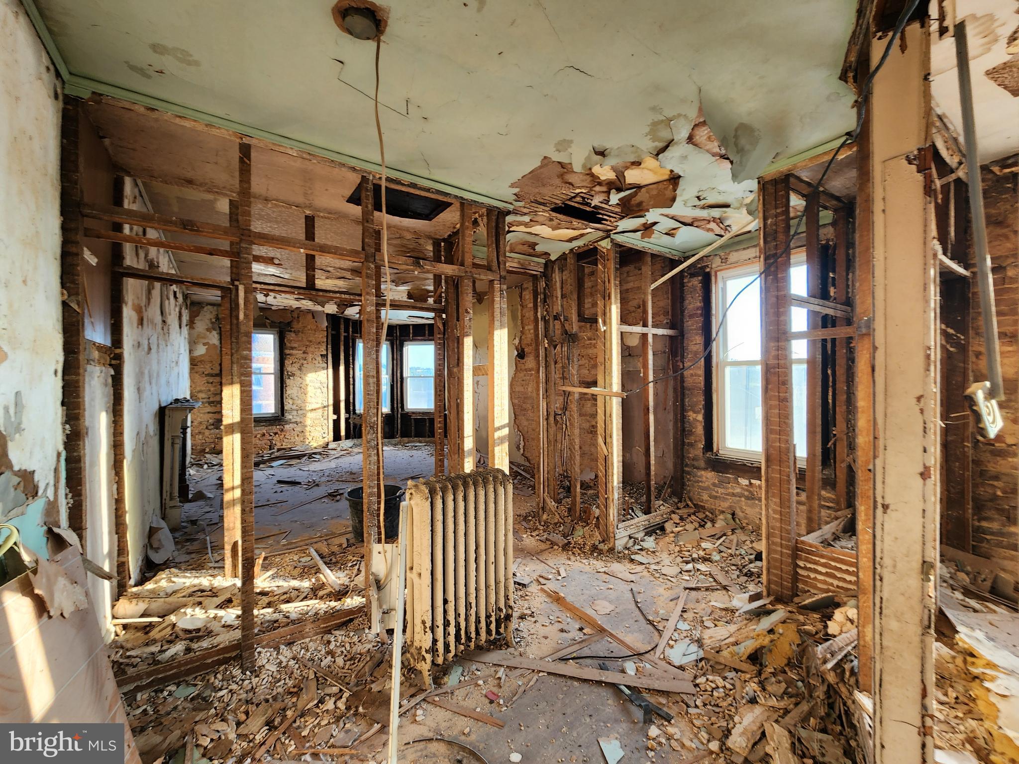 SANDTOWN-WINCHESTER - Commercial Sale