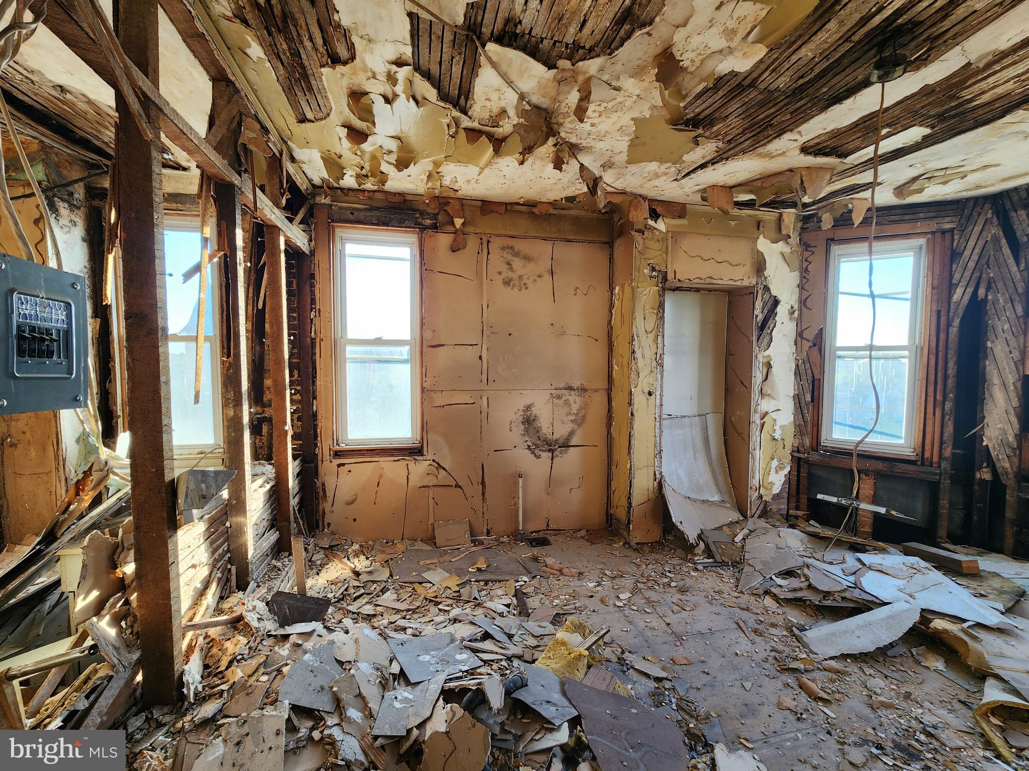 SANDTOWN-WINCHESTER - Commercial Sale