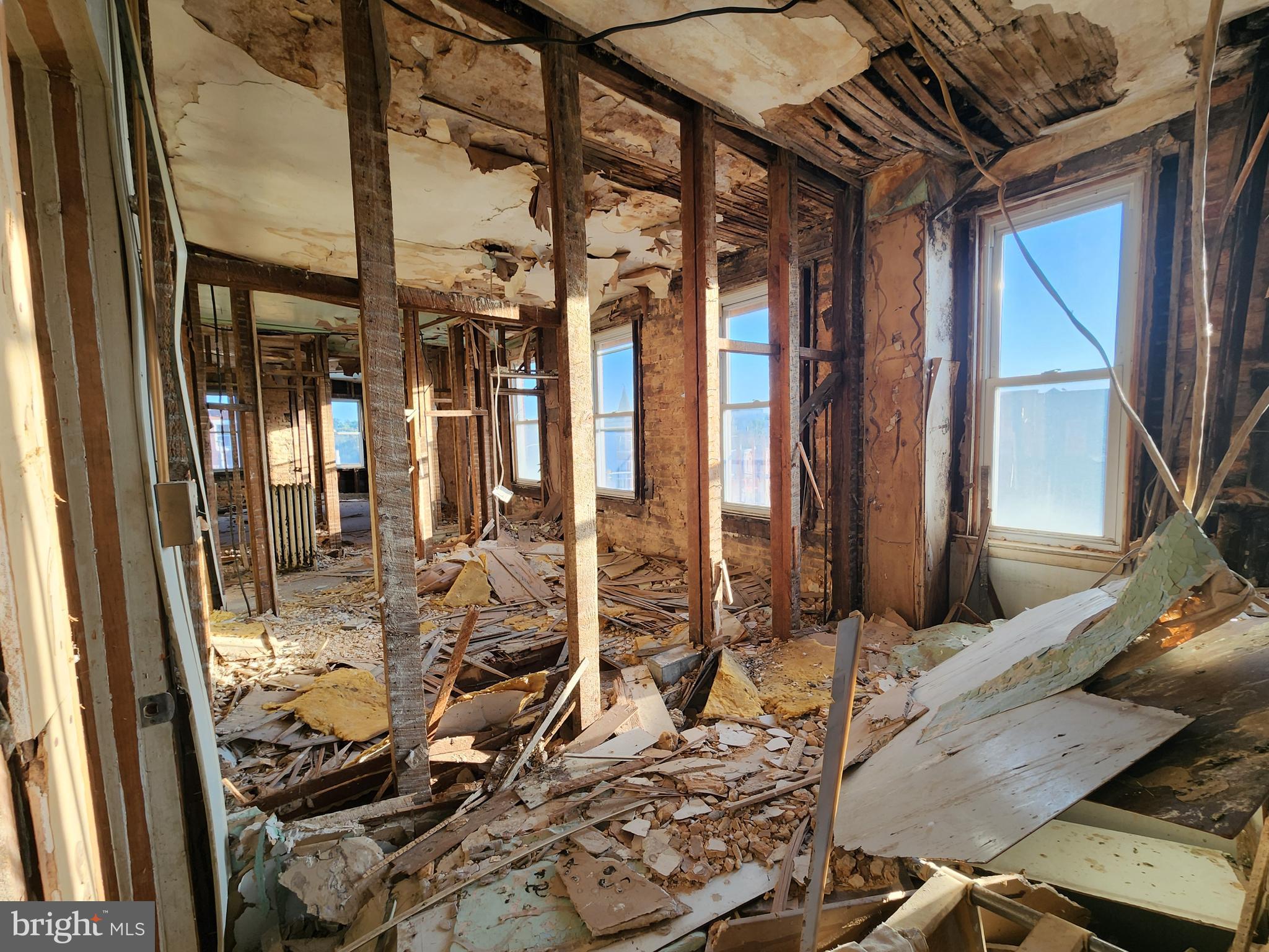 SANDTOWN-WINCHESTER - Commercial Sale