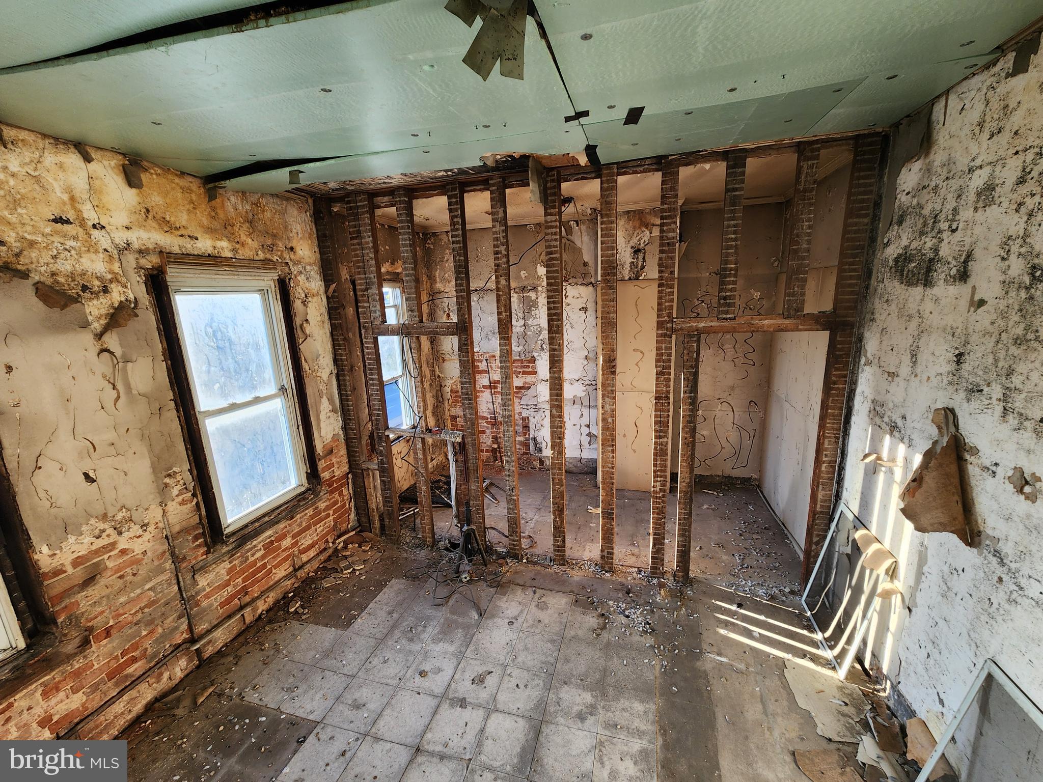 SANDTOWN-WINCHESTER - Commercial Sale