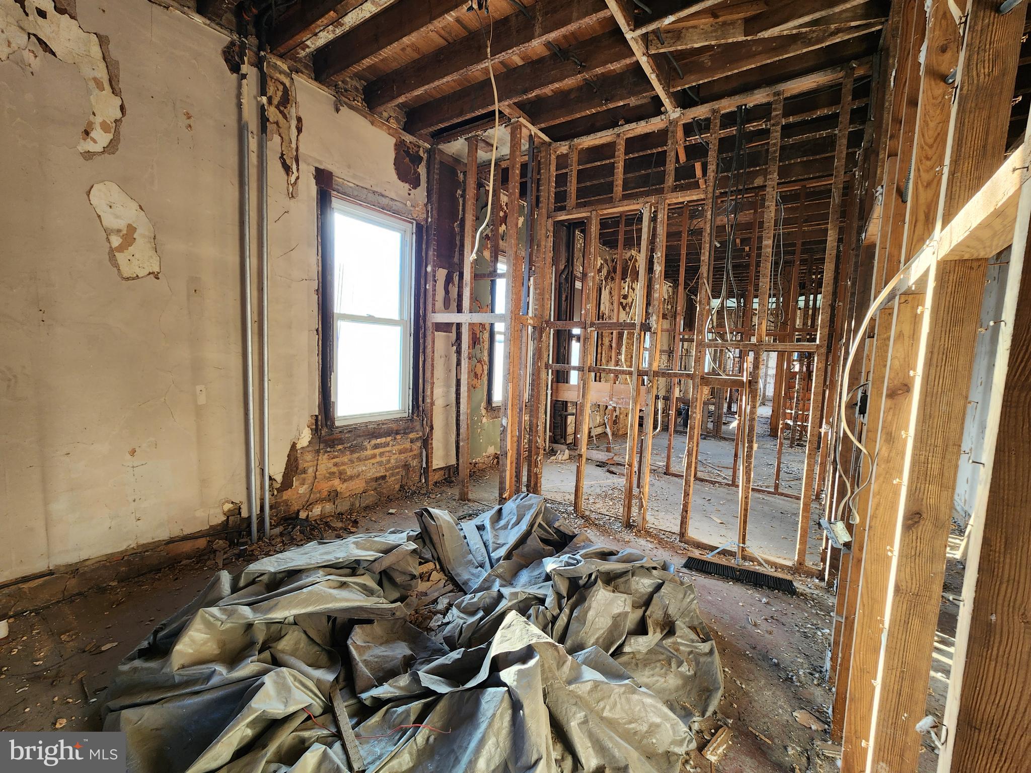 SANDTOWN-WINCHESTER - Commercial Sale