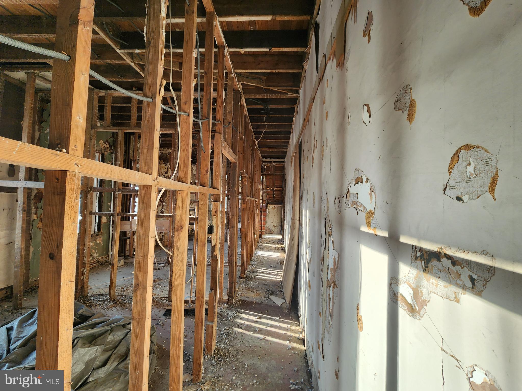 SANDTOWN-WINCHESTER - Commercial Sale