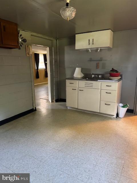 HALLS HILL - Residential