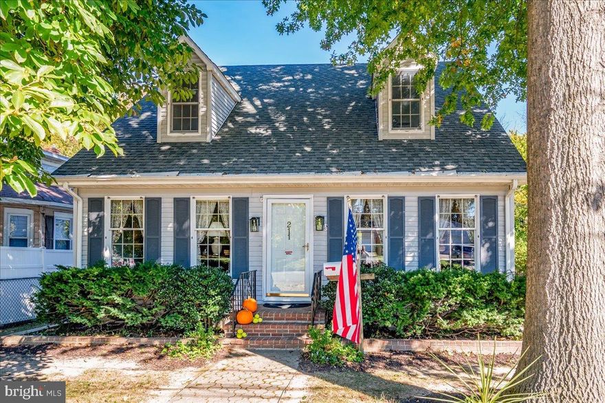 Amazing opportunity to own this charming cape cod style home nestled in the serene community of Baldton, just minutes from Historic Olde New Castle. It starts with very attractive curb appeal!  As you make your way up the pretty paver walk and step inside you are greeted by the warmth of hardwood flooring and crown molding throughout most of the main floor. The spacious living room has a cozy and inviting atmosphere highlighted with windows that provide lots of warm, natural light. The dining room is conveniently located adjacent to the kitchen, creating the perfect layout for day-to-day living and also entertaining family and friends. The bright, open kitchen is a true delight featuring beautiful cabinetry, some stainless steel appliances and a peninsula providing added storage and counter space. Right off the kitchen is the laundry/utility room with a door leading to the rear deck overlooking a private wooded back drop. Also on this floor is the primary bedroom with close proximity to the full bath with tile flooring and a linen closet.  A hardwood staircase takes you to the second level where you will find two spacious bedrooms with ceiling fans and dormer windows plus a full bath. Just minutes from Battery Park and the shops and restaurants that make Historic Olde New Castle - rich with colonial history and cobblestone streets - so special. This home offers the perfect mix of location and character. Don’t miss the chance to make this delightful and beautifully maintained home yours!