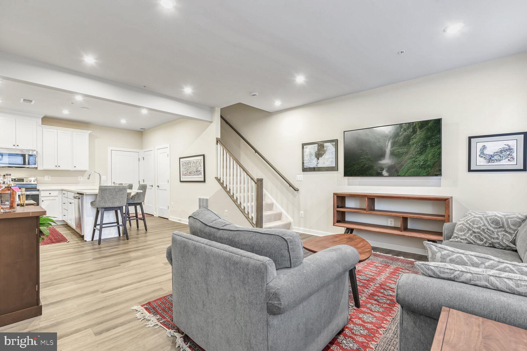 20276 NEWFOUNDLAND SQUARE