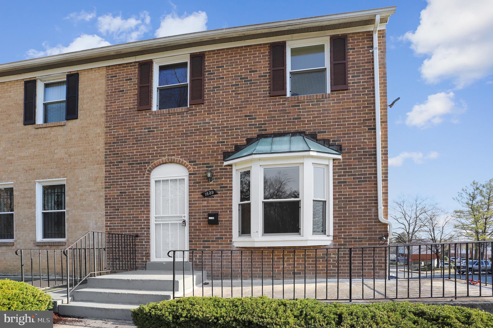 OLD TOWNE VILLAGE - Residential