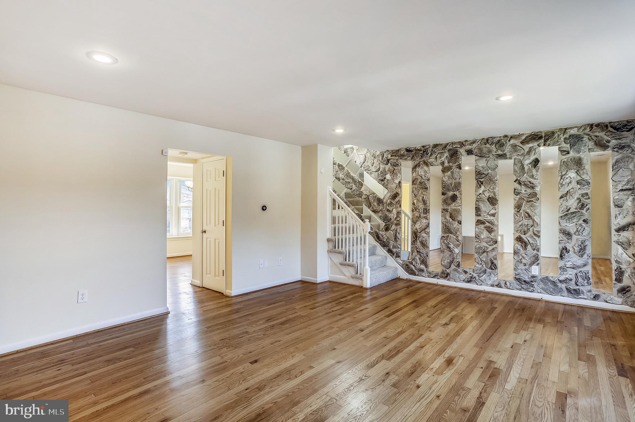 OLD TOWNE VILLAGE - Residential