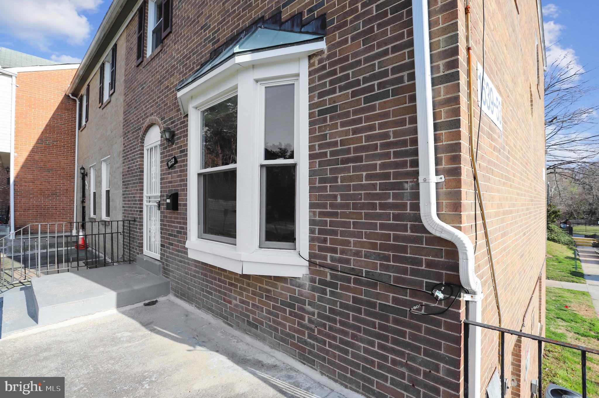 OLD TOWNE VILLAGE - Residential