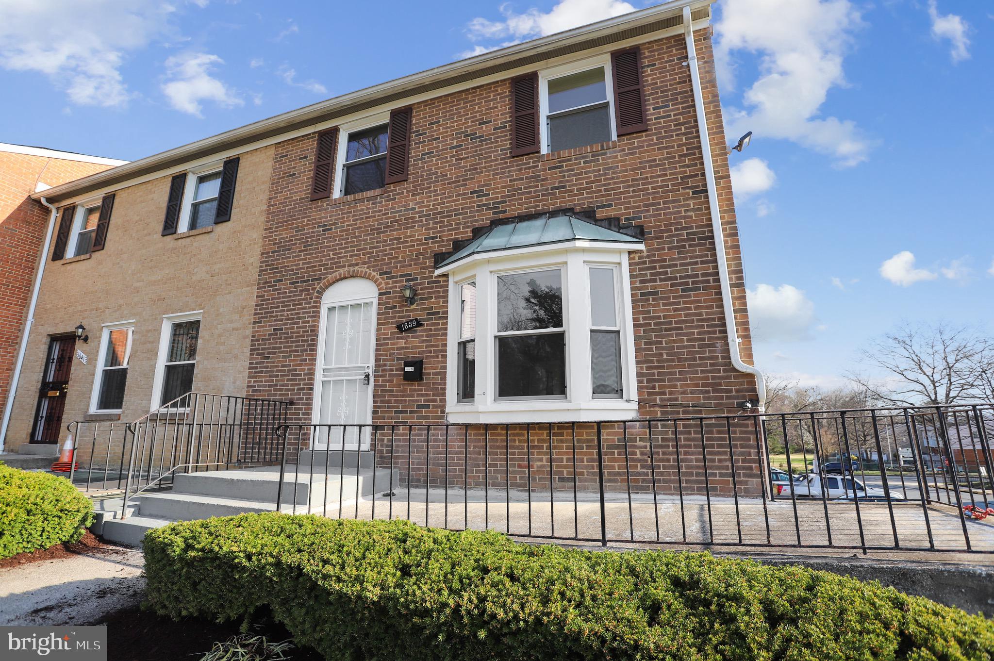 OLD TOWNE VILLAGE - Residential