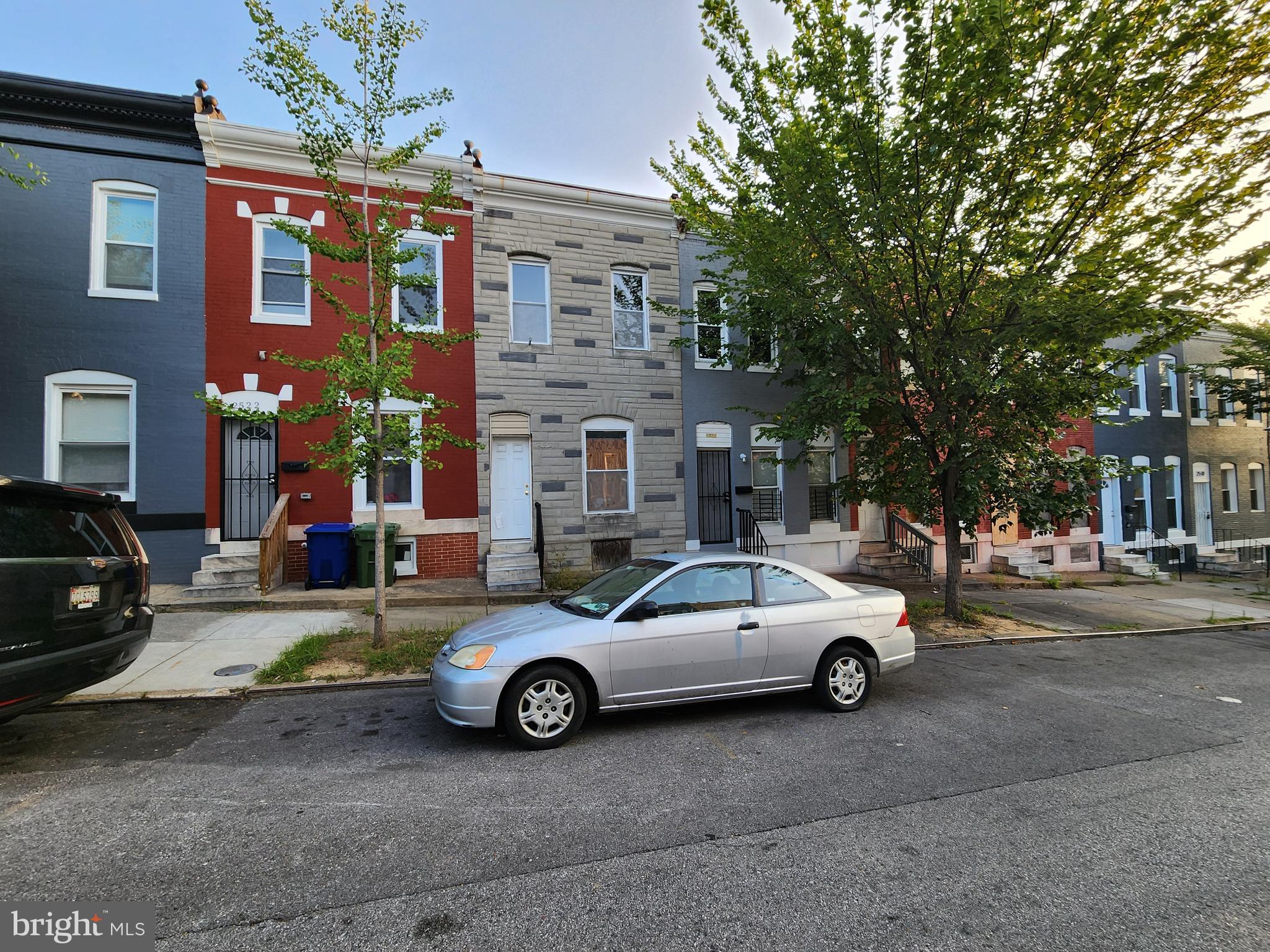 2520 W FAYETTE STREET