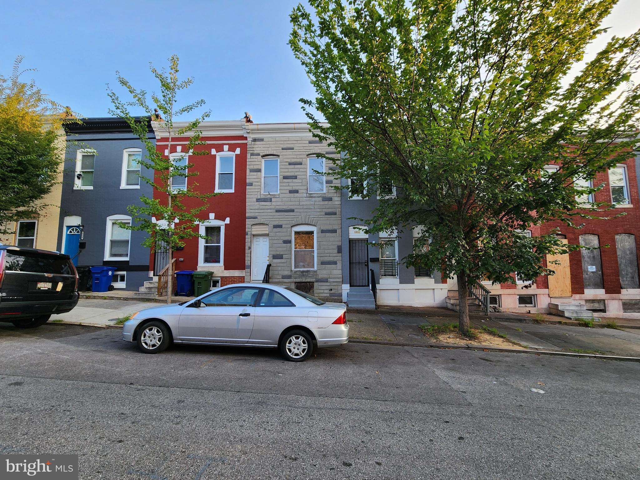 2520 W FAYETTE STREET