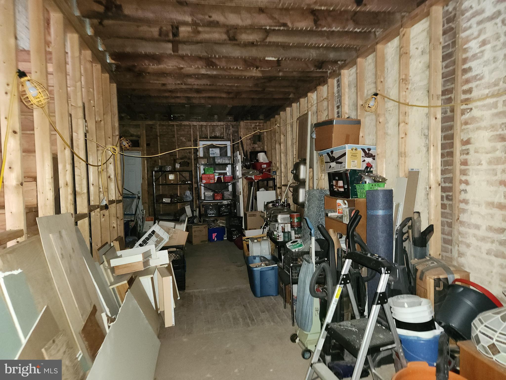 2520 W FAYETTE STREET