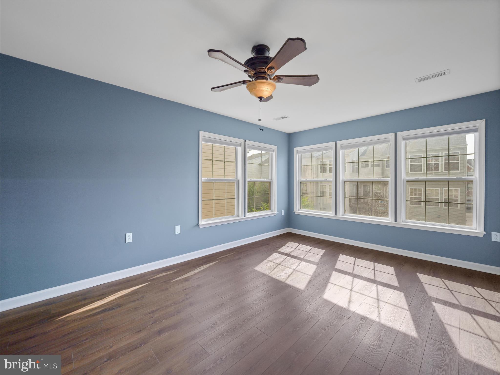 MANOR PARK - Residential