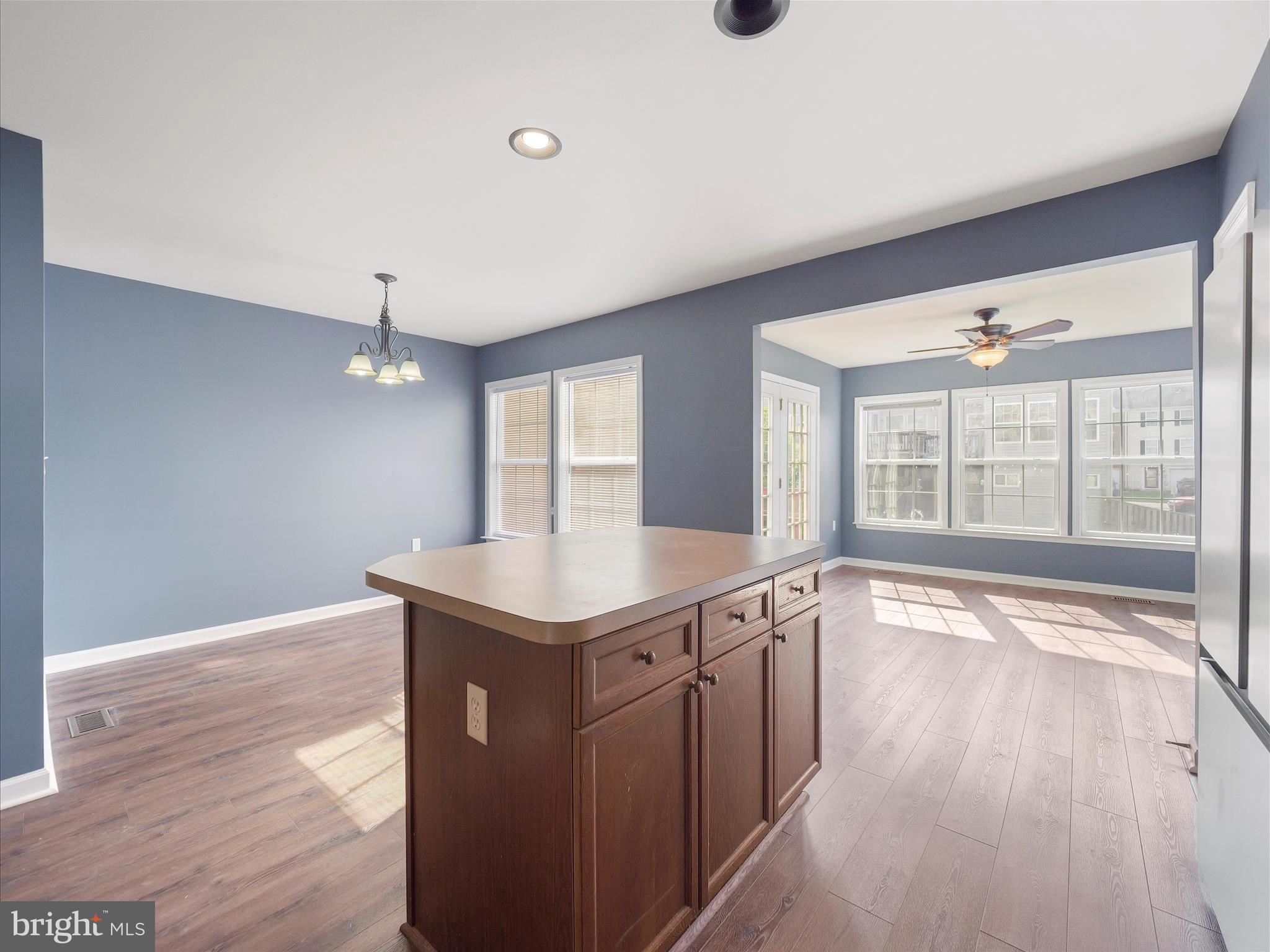 MANOR PARK - Residential