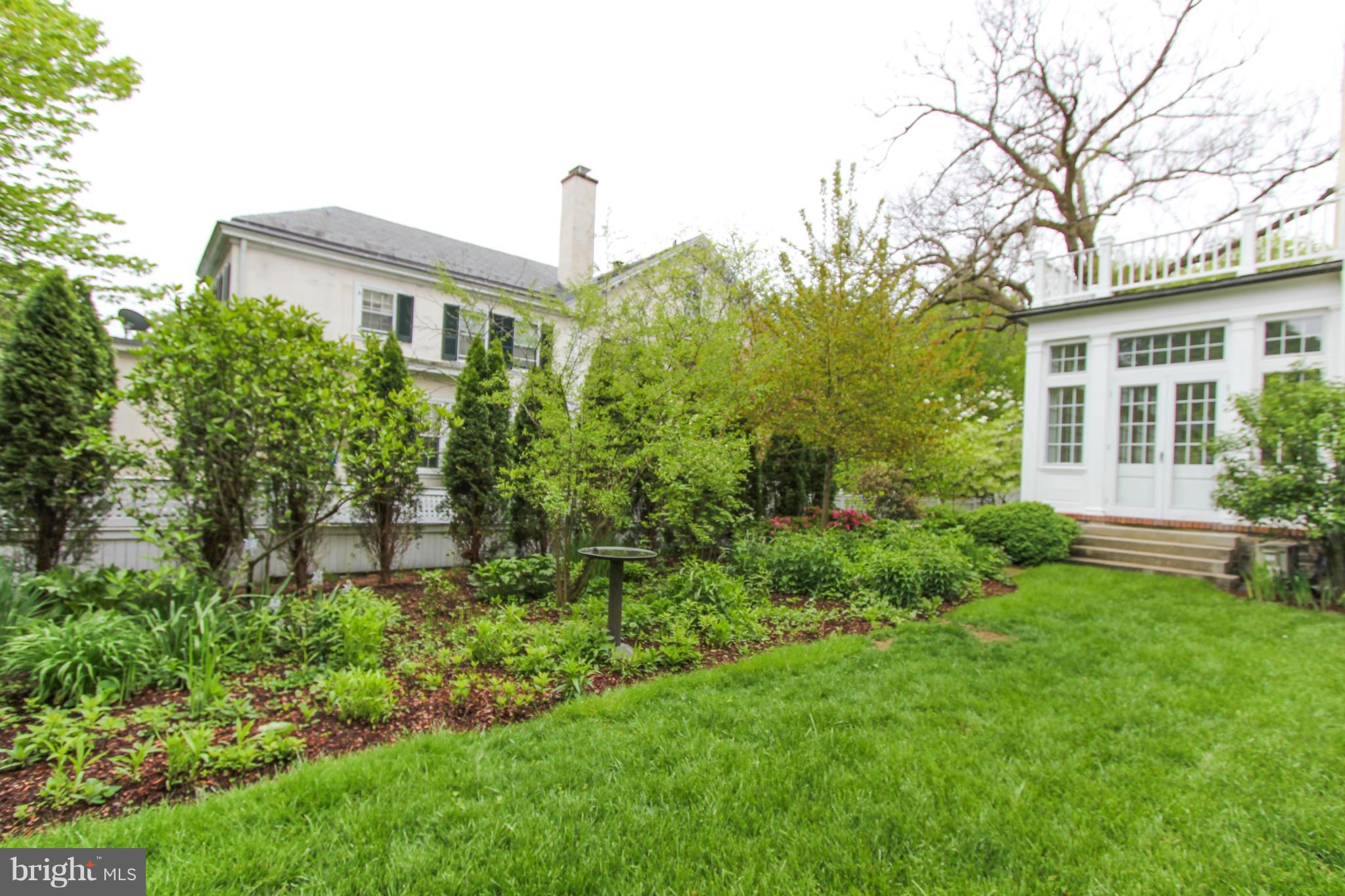 ROLAND PARK - Residential