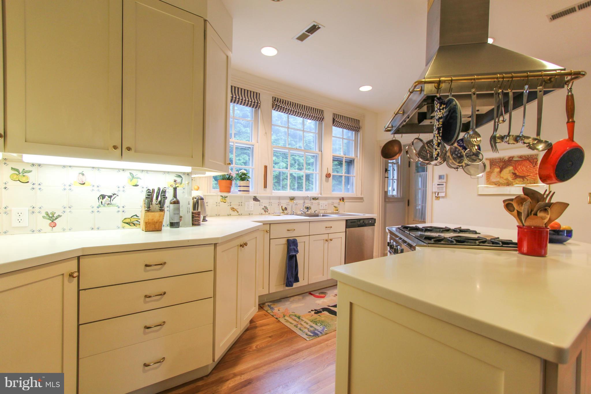 ROLAND PARK - Residential