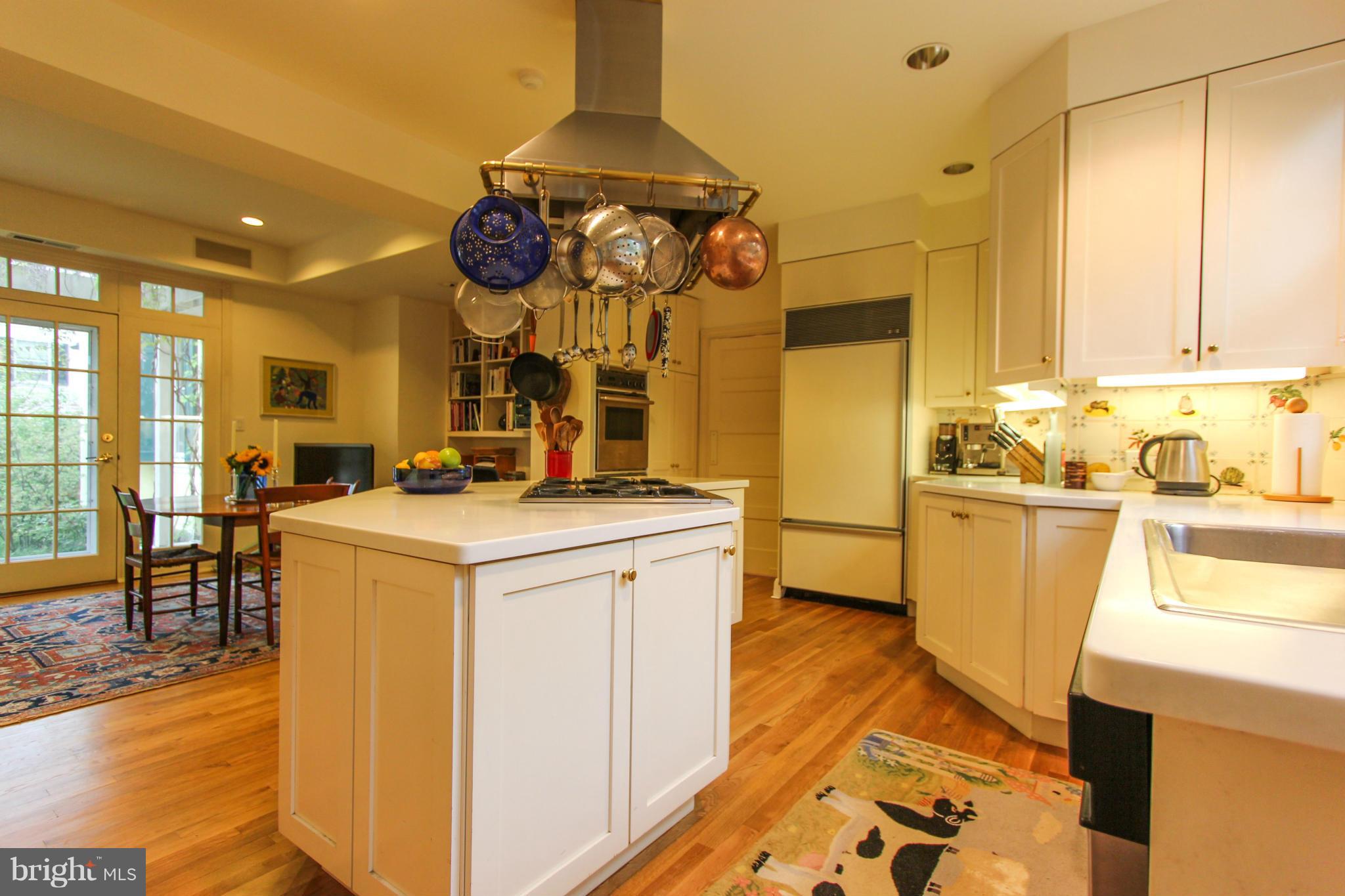 ROLAND PARK - Residential