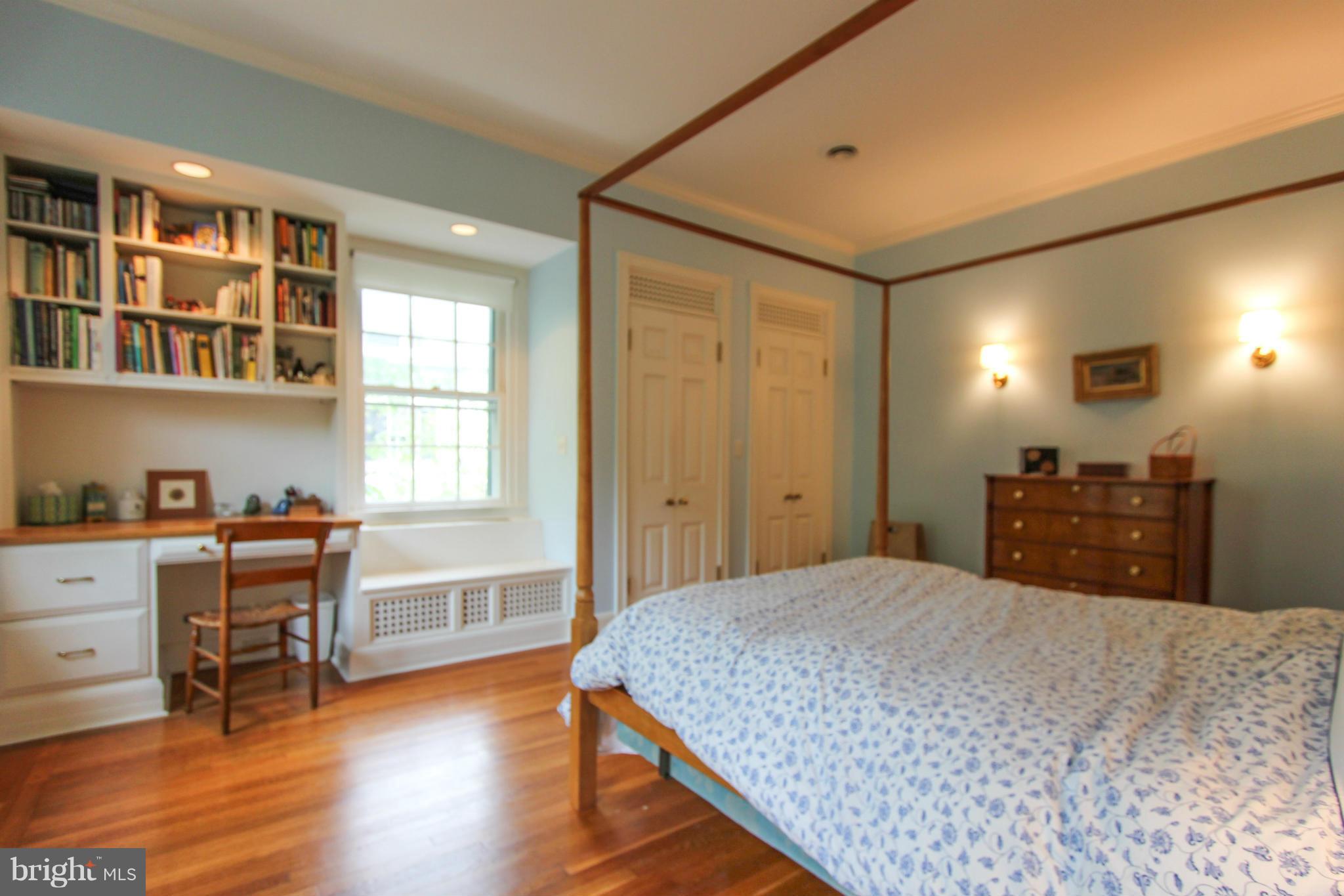 ROLAND PARK - Residential