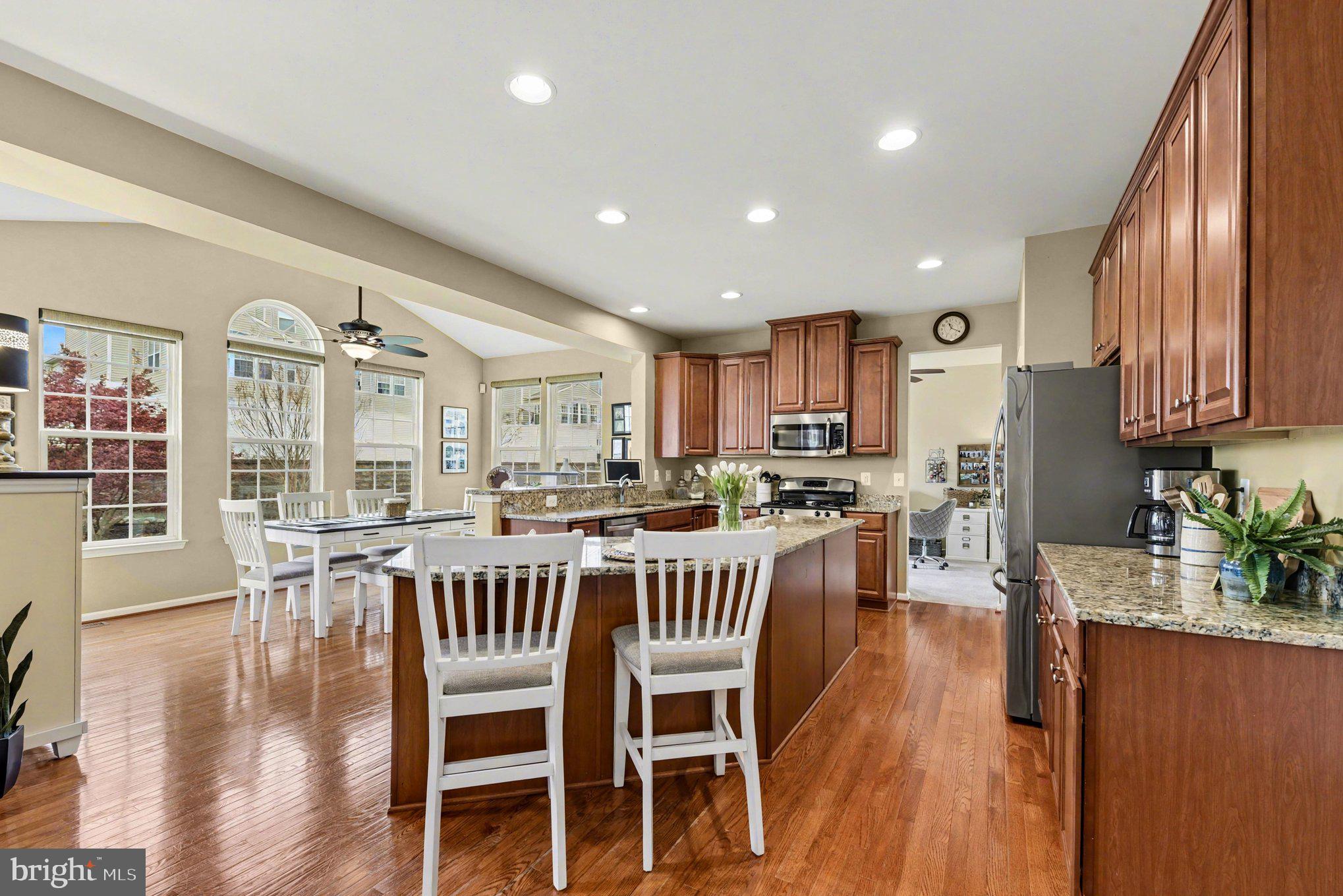 KELLY GLEN - Residential