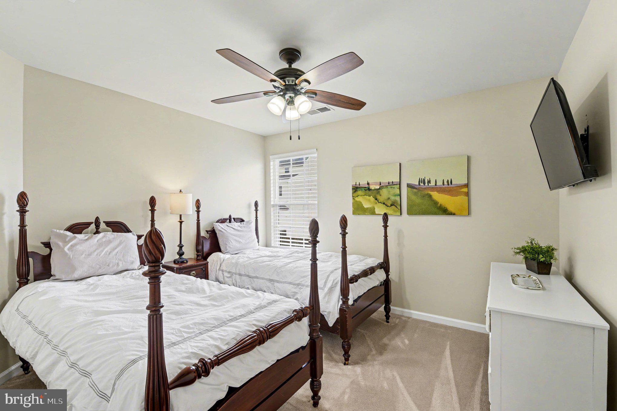 KELLY GLEN - Residential