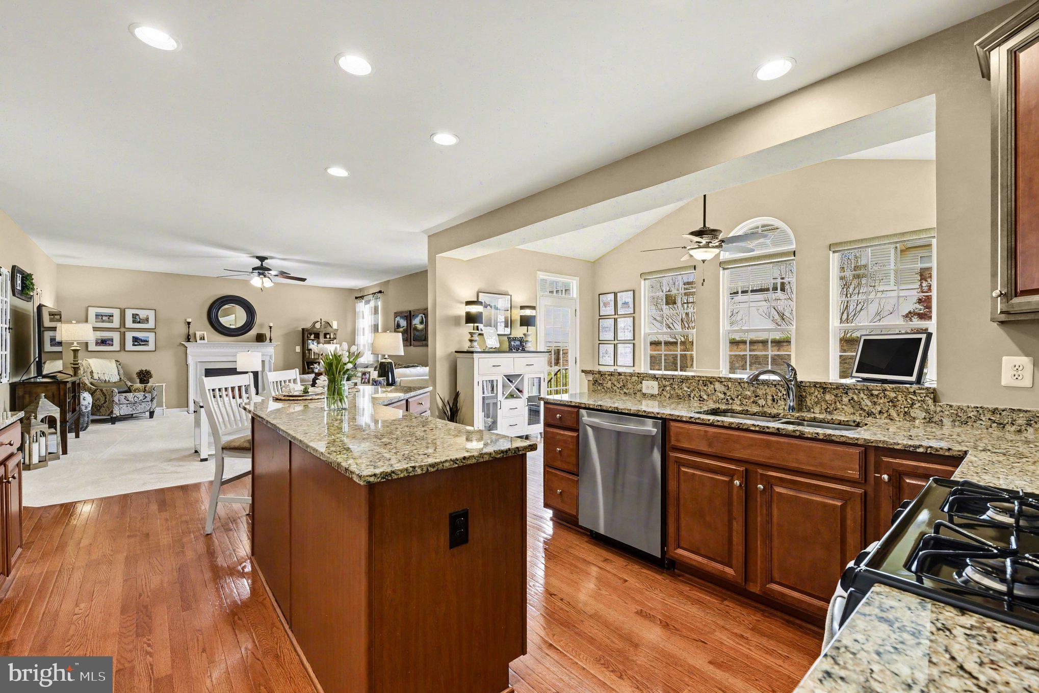 KELLY GLEN - Residential