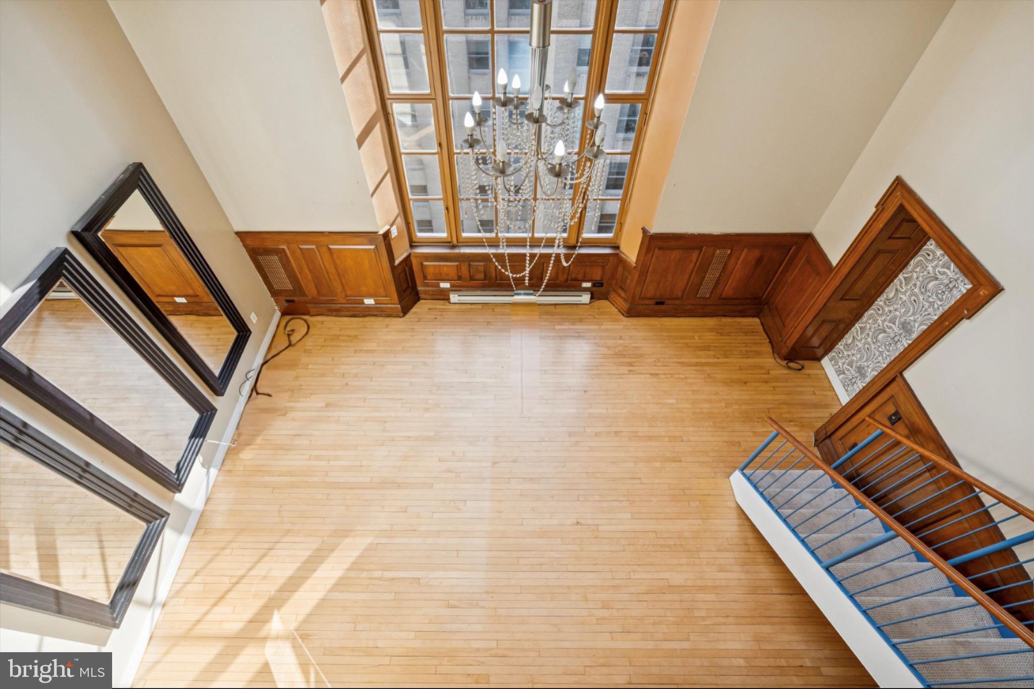 LOGAN SQUARE - Residential