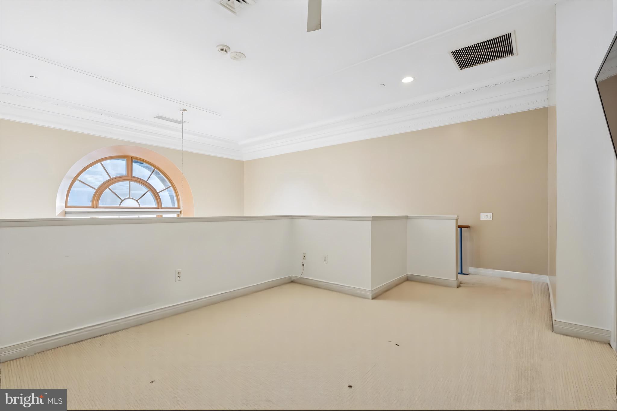 LOGAN SQUARE - Residential