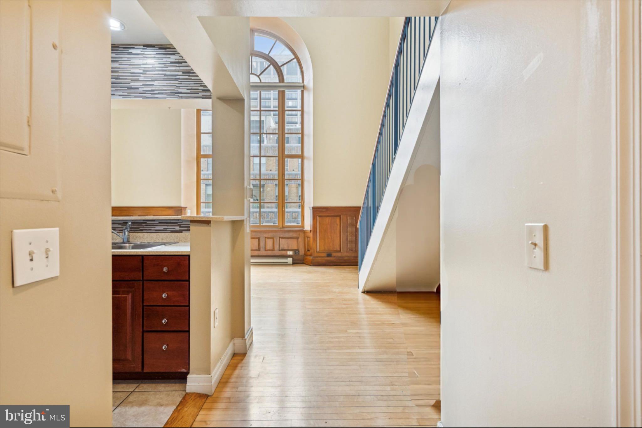 LOGAN SQUARE - Residential