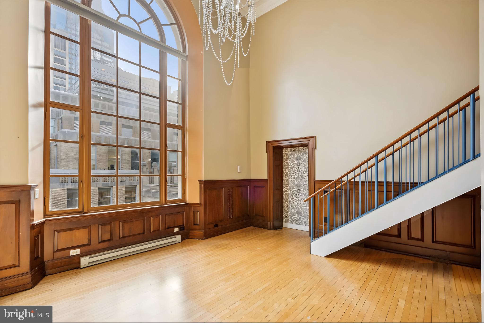 LOGAN SQUARE - Residential