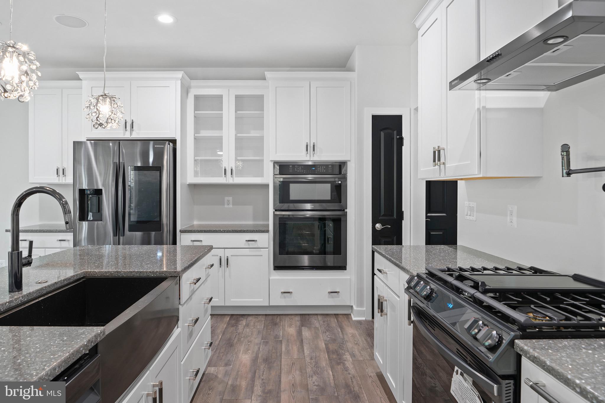 SWAN POINT - Residential