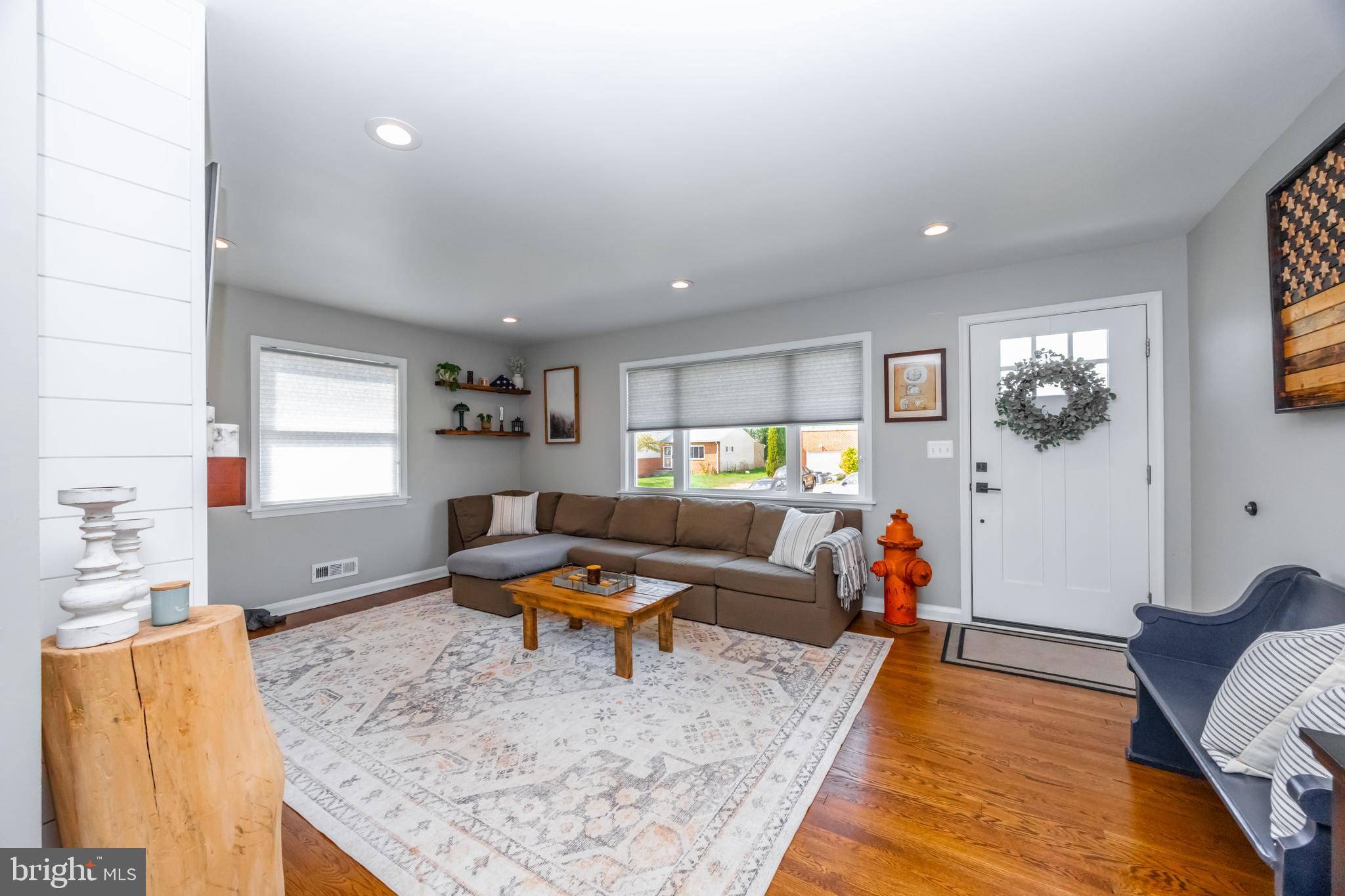 907 VANDERWOOD ROAD