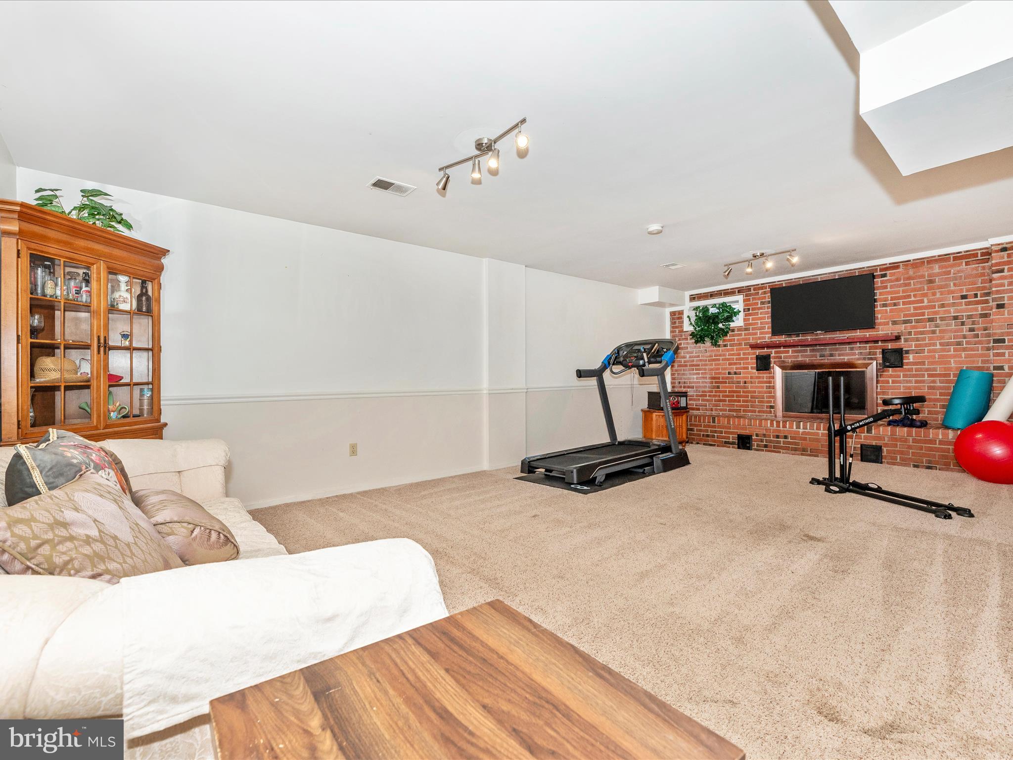 PLEASANT ESTATES - Residential