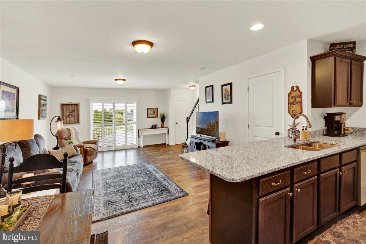 219 LAKESIDE CROSSING