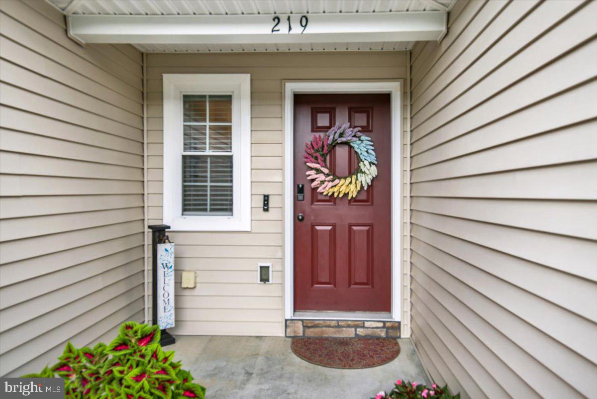 219 LAKESIDE CROSSING