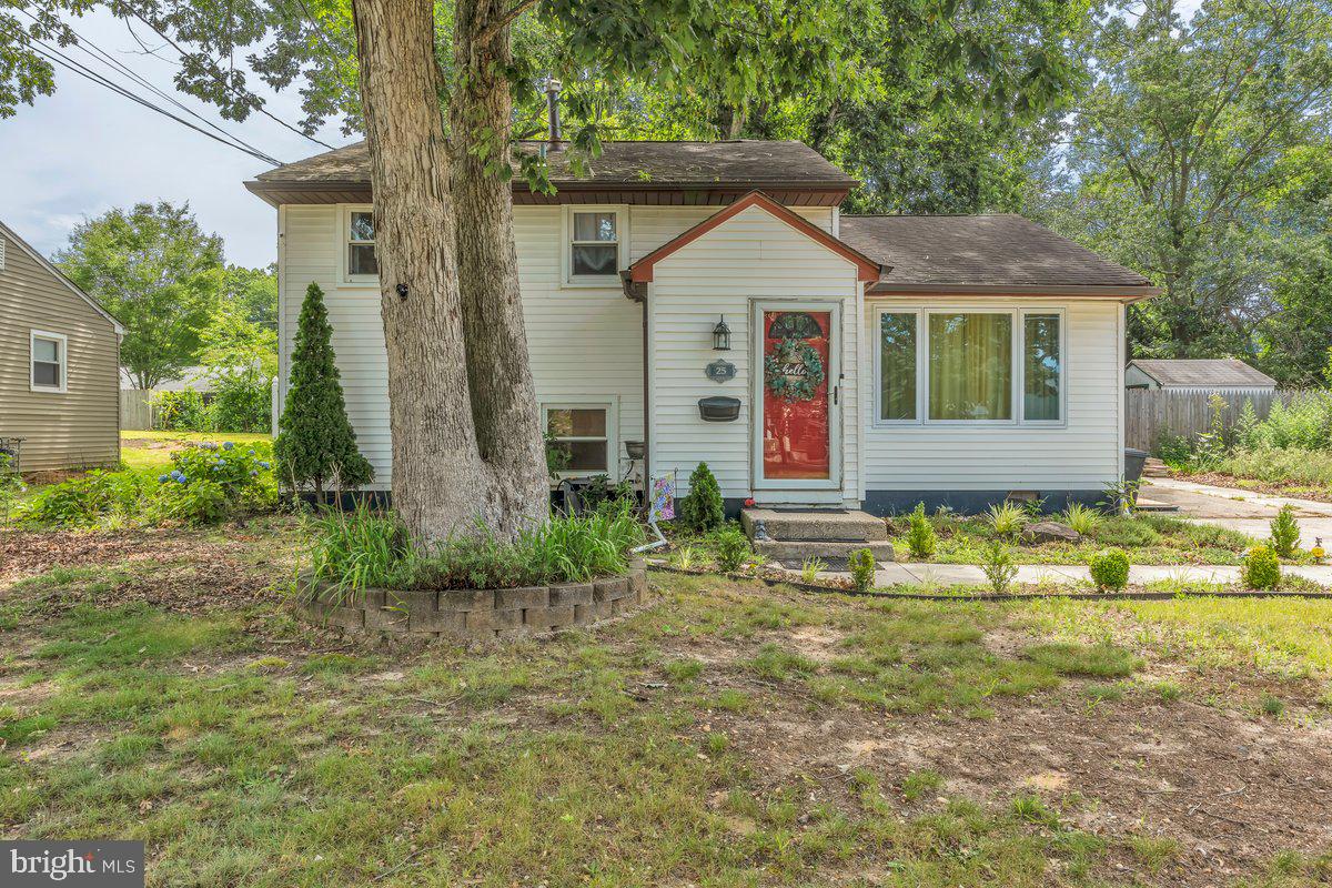 25 RICHARDS AVENUE