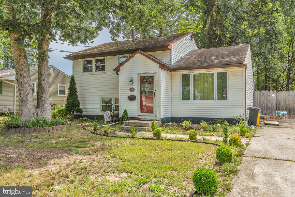 25 RICHARDS AVENUE