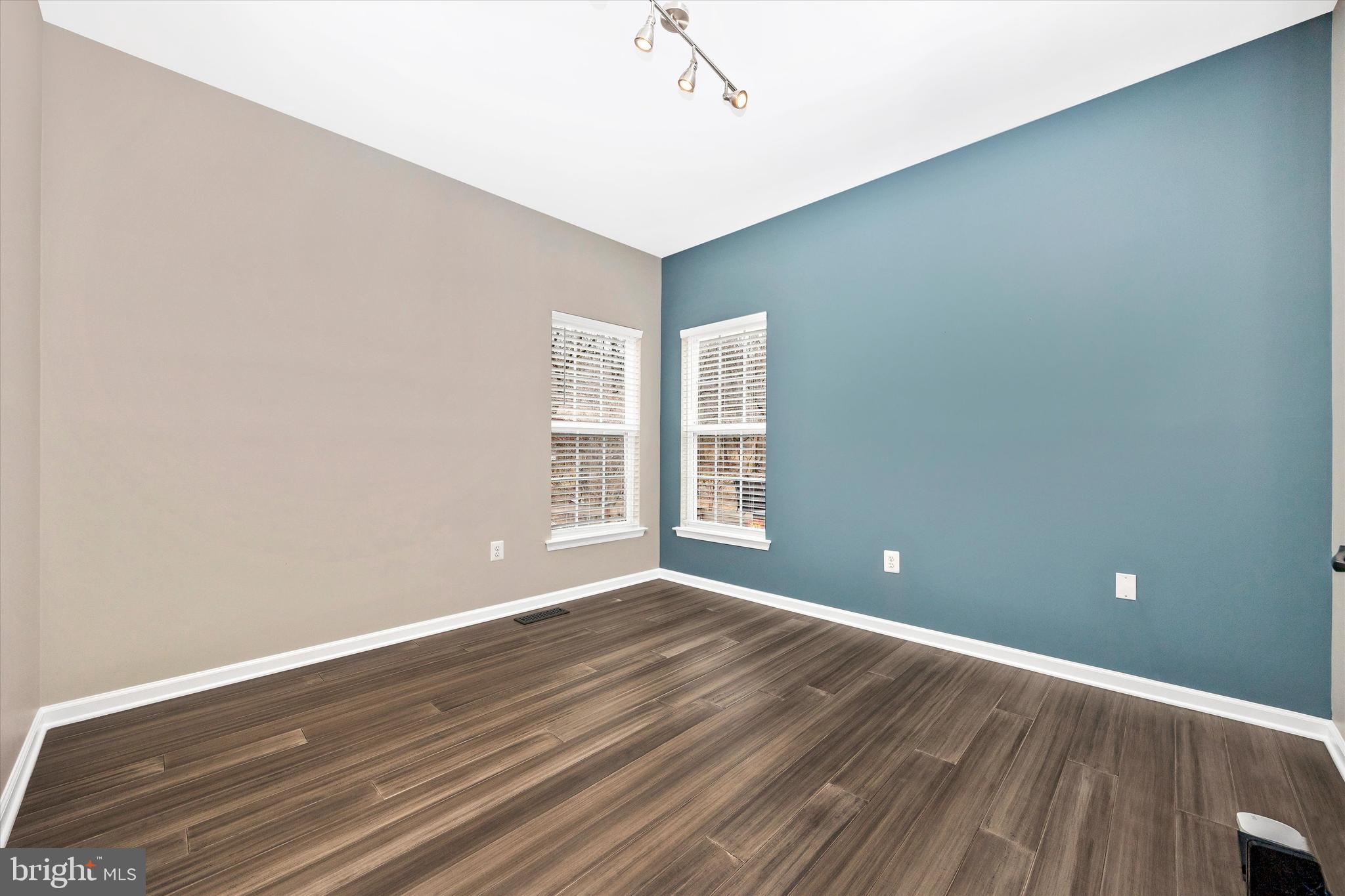 SPRING RIDGE - Residential