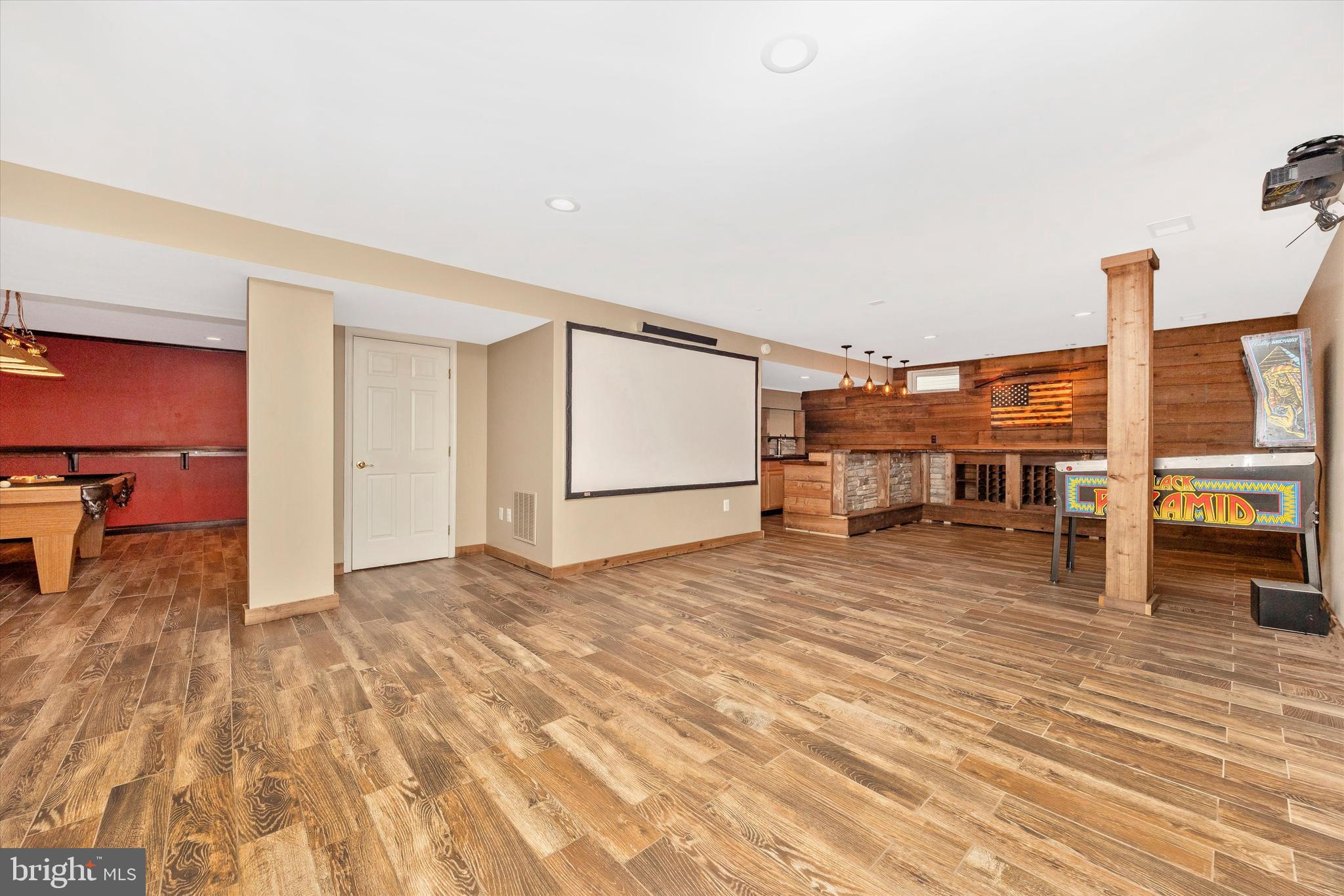 SPRING RIDGE - Residential