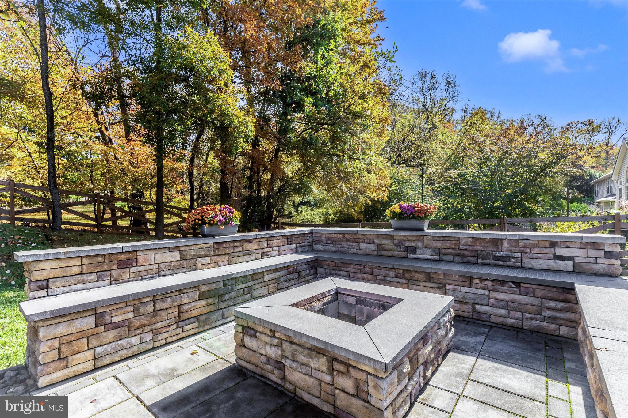 SPRING RIDGE - Residential