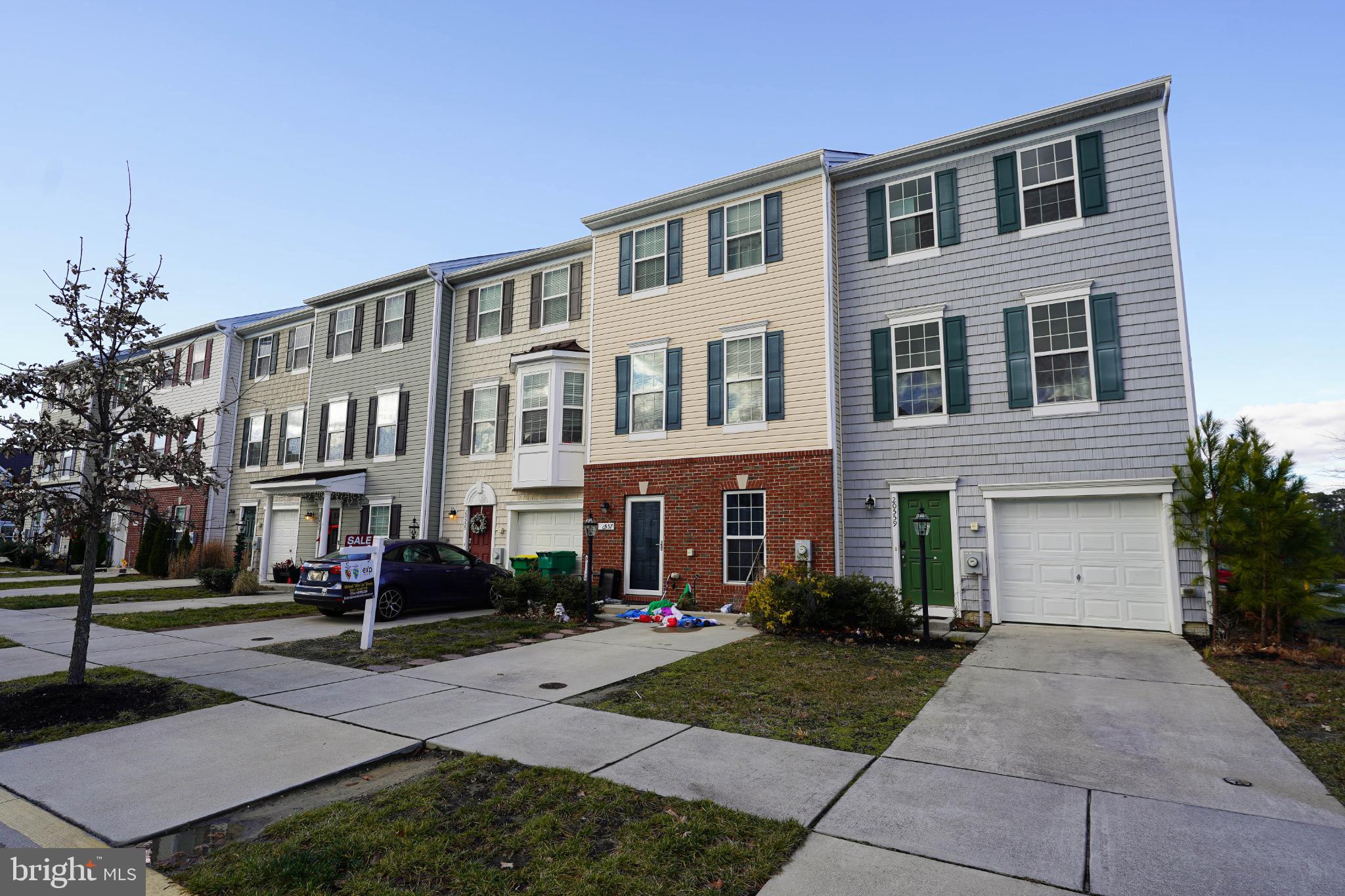 PLANTATION LAKES - Residential