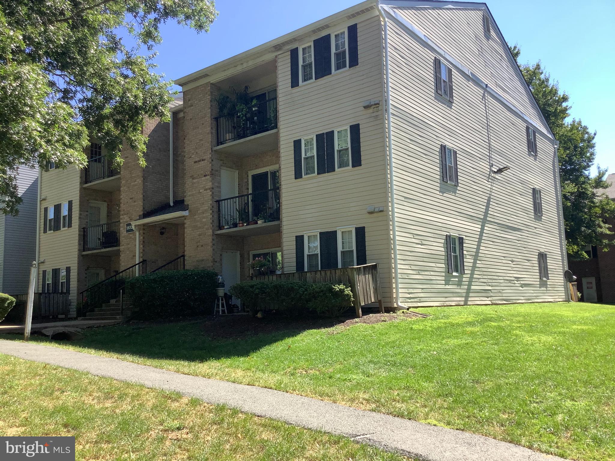 FLOWER HILL - Residential