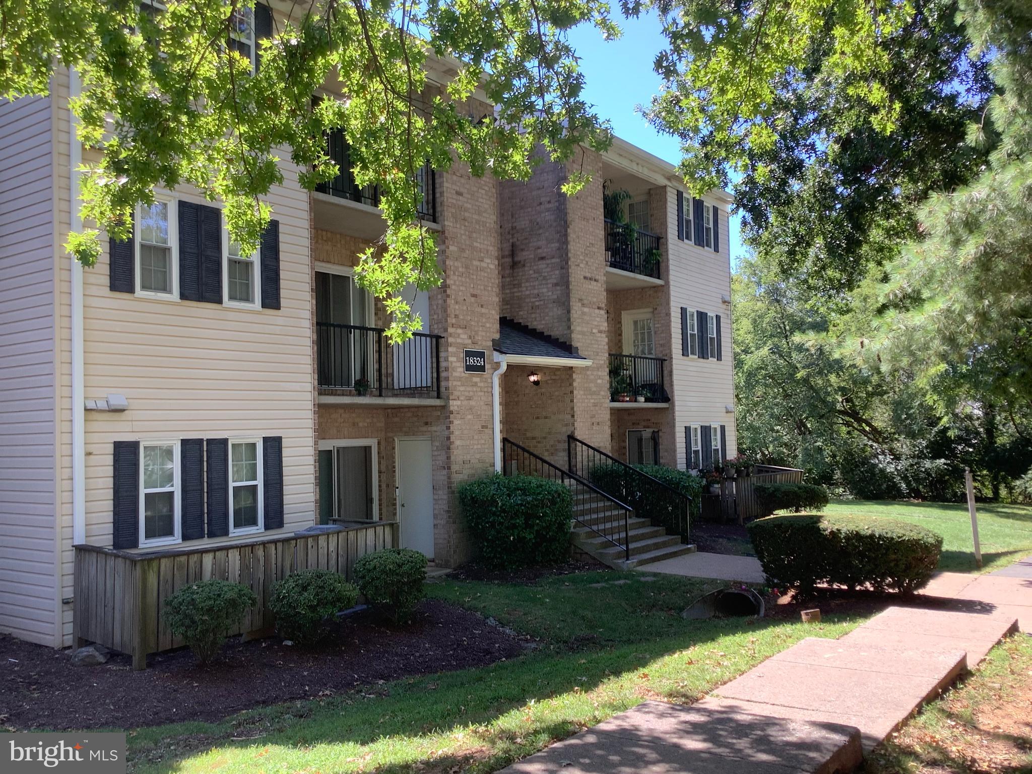 FLOWER HILL - Residential