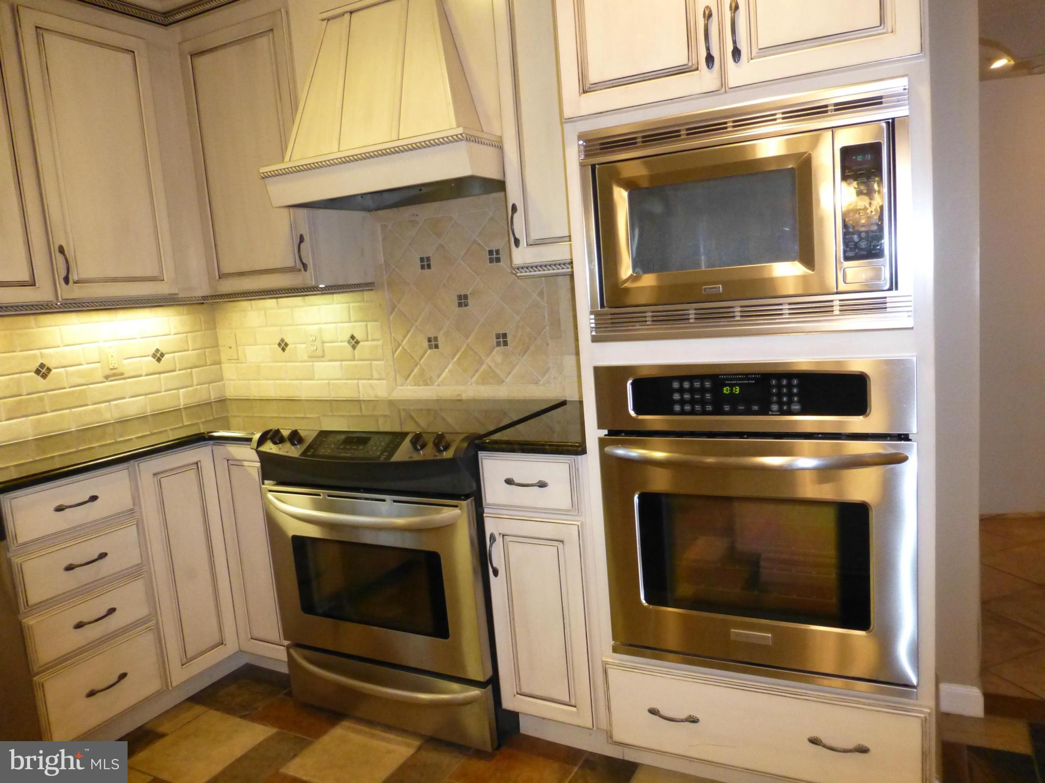 REGENCY ESTATES - Residential Lease