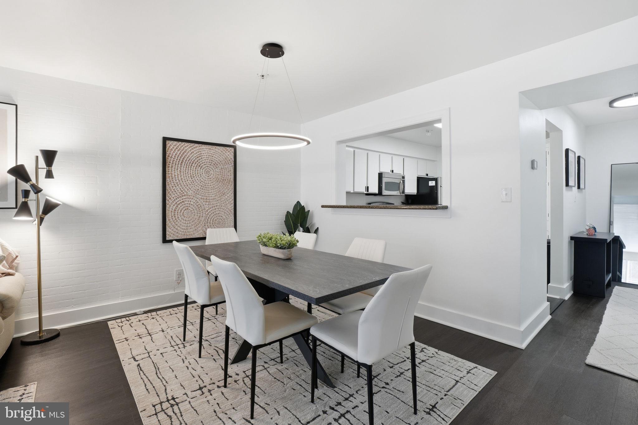 FOUR WINDS AT OAKTON - Residential