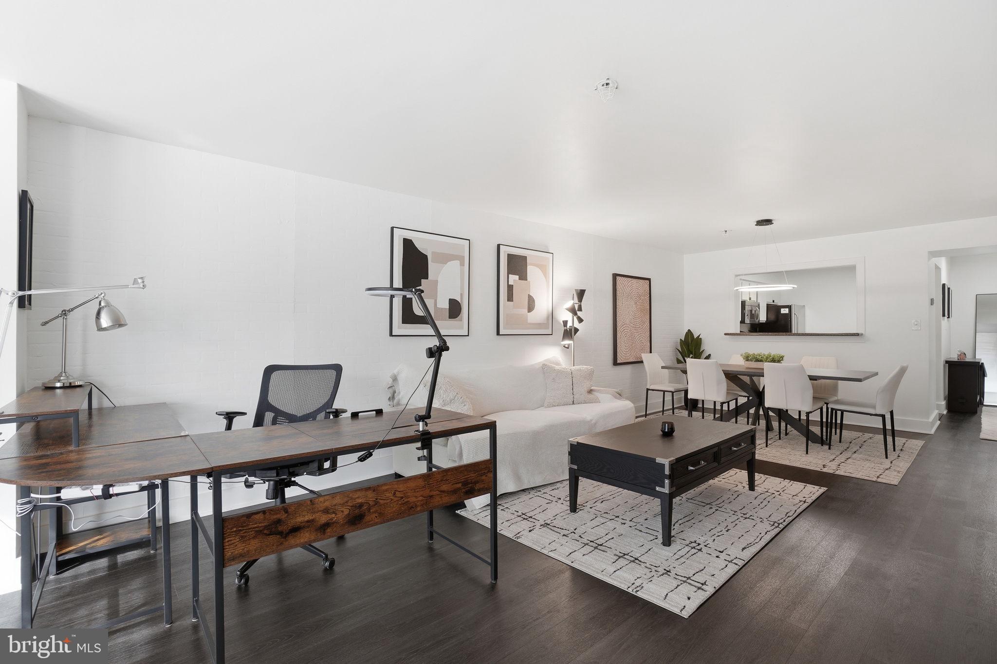 FOUR WINDS AT OAKTON - Residential