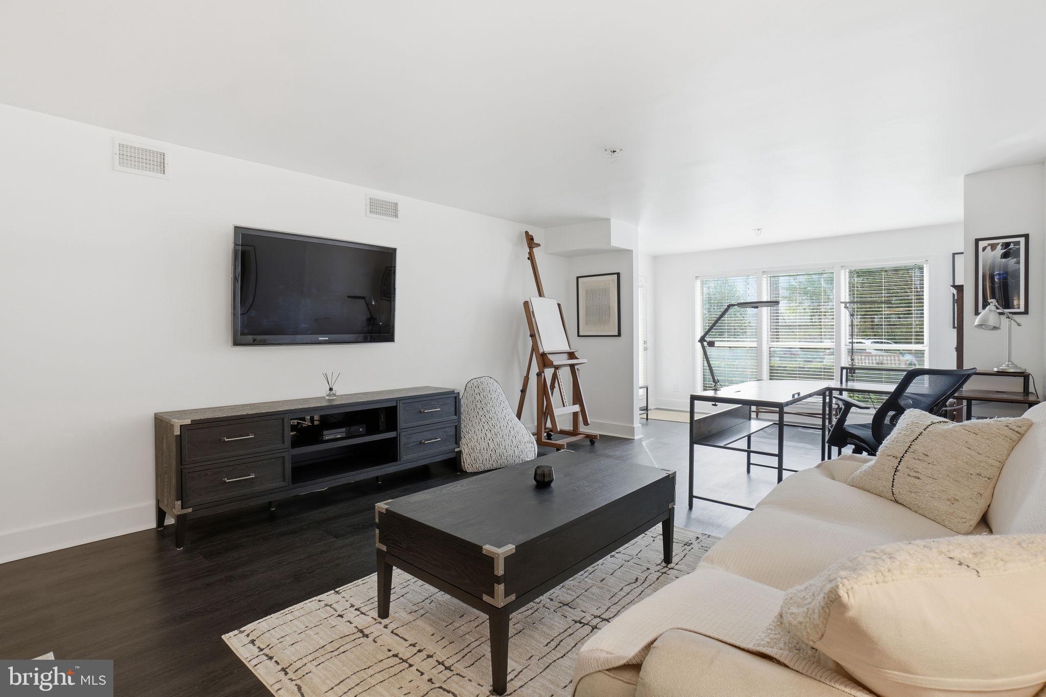 FOUR WINDS AT OAKTON - Residential