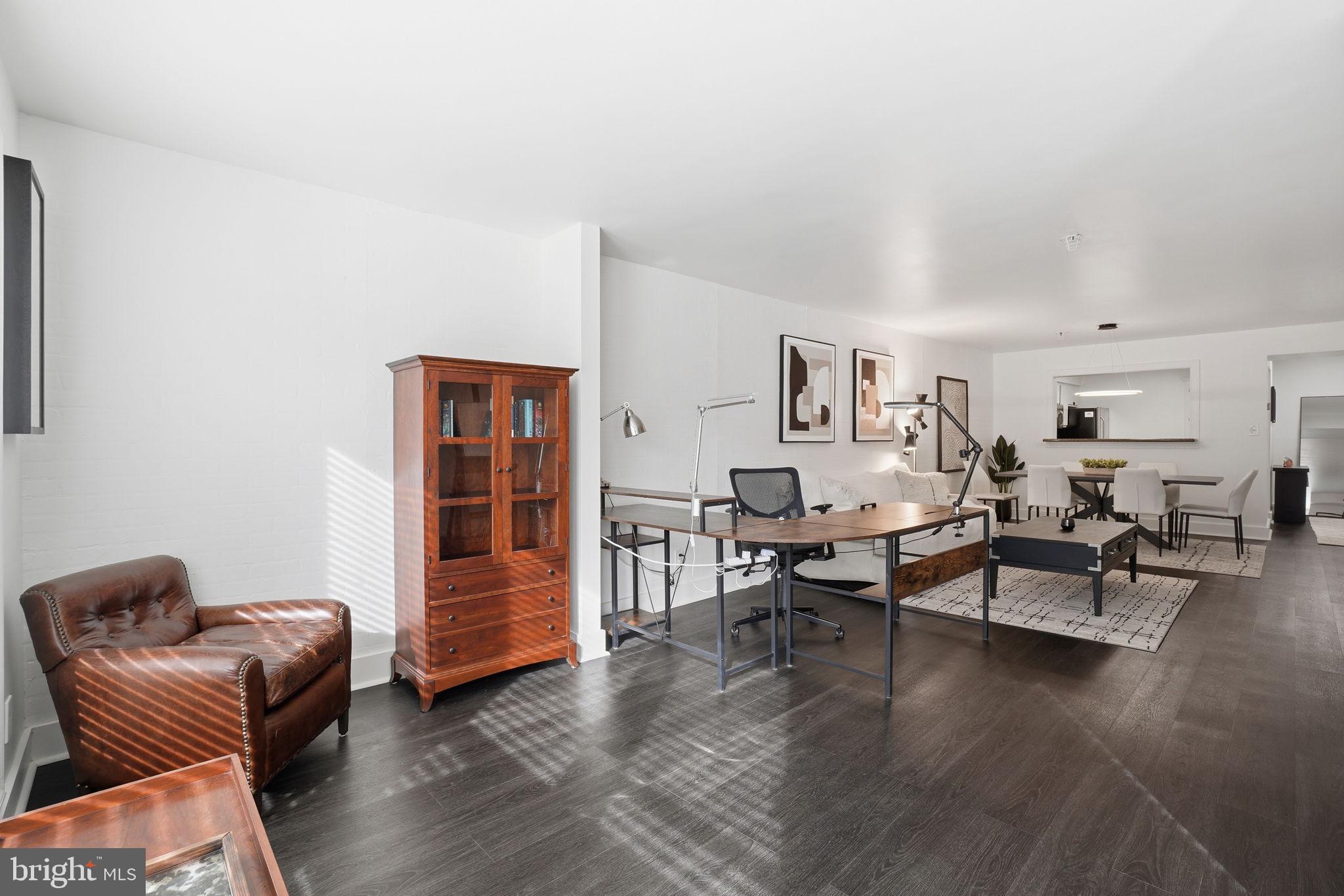 FOUR WINDS AT OAKTON - Residential