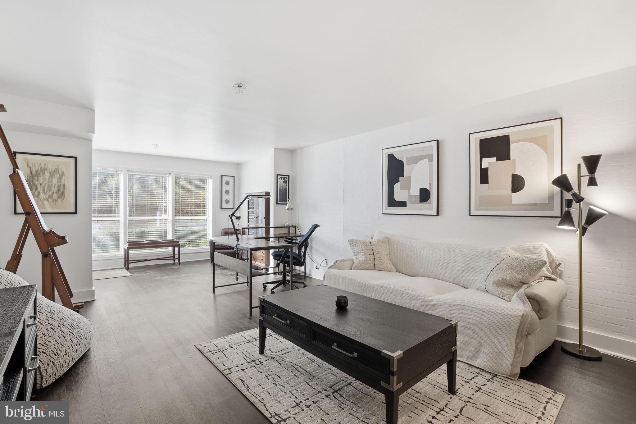 FOUR WINDS AT OAKTON - Residential