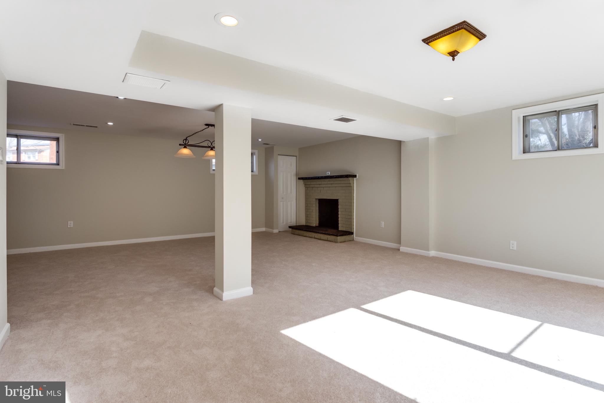 MANSFIELD MANOR - Residential