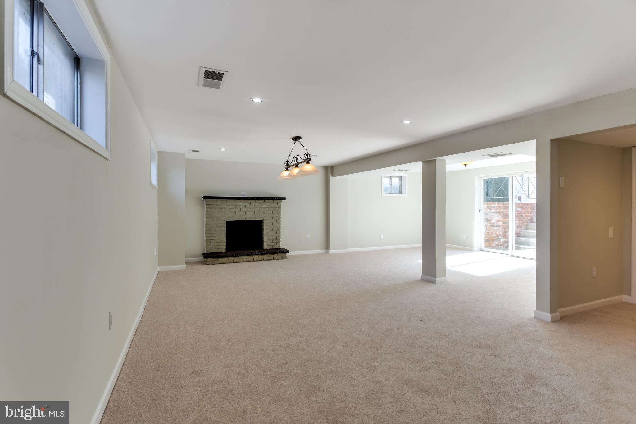 MANSFIELD MANOR - Residential